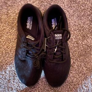 Adidas cloud foam sneaker